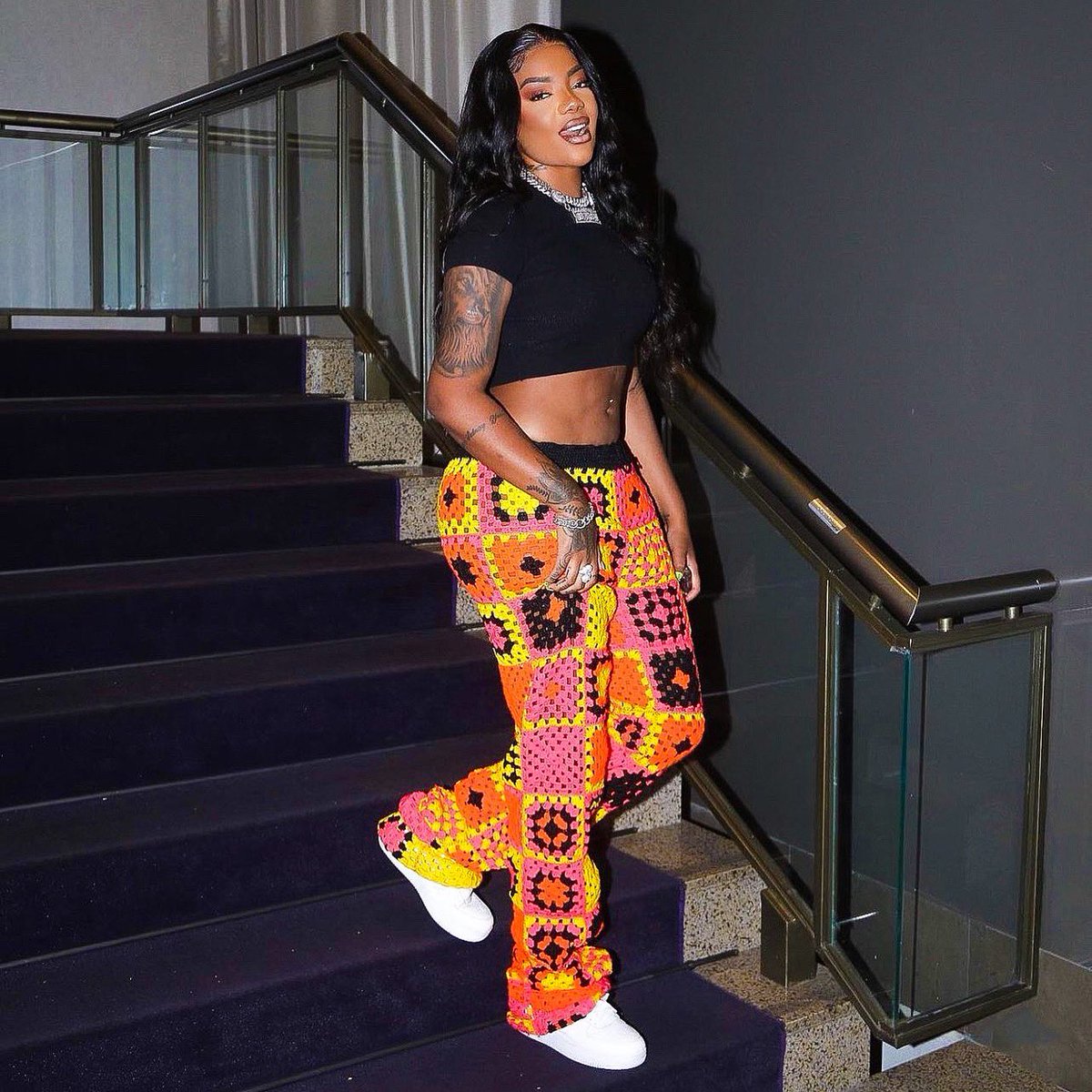 MaylaCoelho's tweet photo. @Ludmilla usando calça de crochê feita por mim🔥 #Ludmilla #LUDMILLAnoRockinRio #RockinRio2022 #rockinrio #croche #crochet https://t.co/WxpLEkZuM9