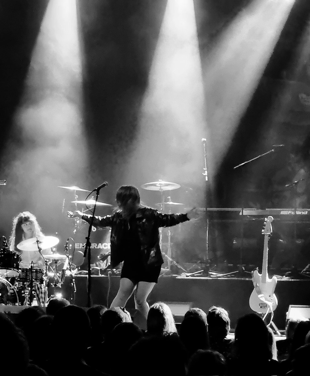 BarbaraCossey's tweet photo. @ellurrrrr #uealcr #norwichgigs #embrace https://t.co/yXUSNDQR74