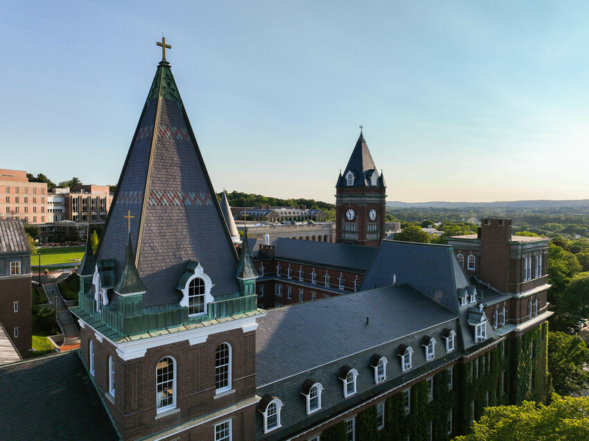College of the Holy Cross tweet media