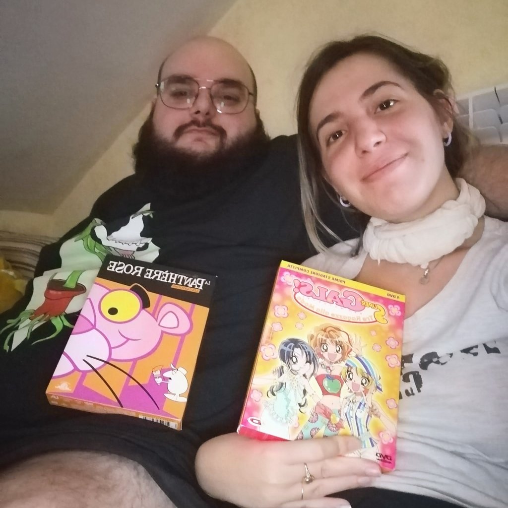 SteLevati's tweet photo. Pomeriggio cartoni animati con la mia malatina prefe @PatriziaMula con la foto giusta https://t.co/QmA4oSblpg