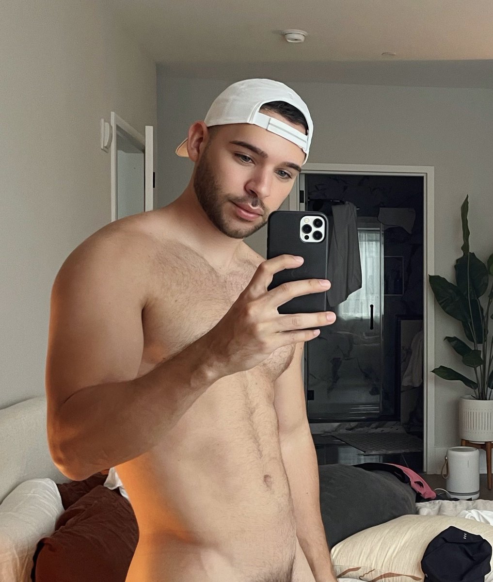 johncfit's tweet photo. Sweaty after my workout https://t.co/L3xGKUloT2