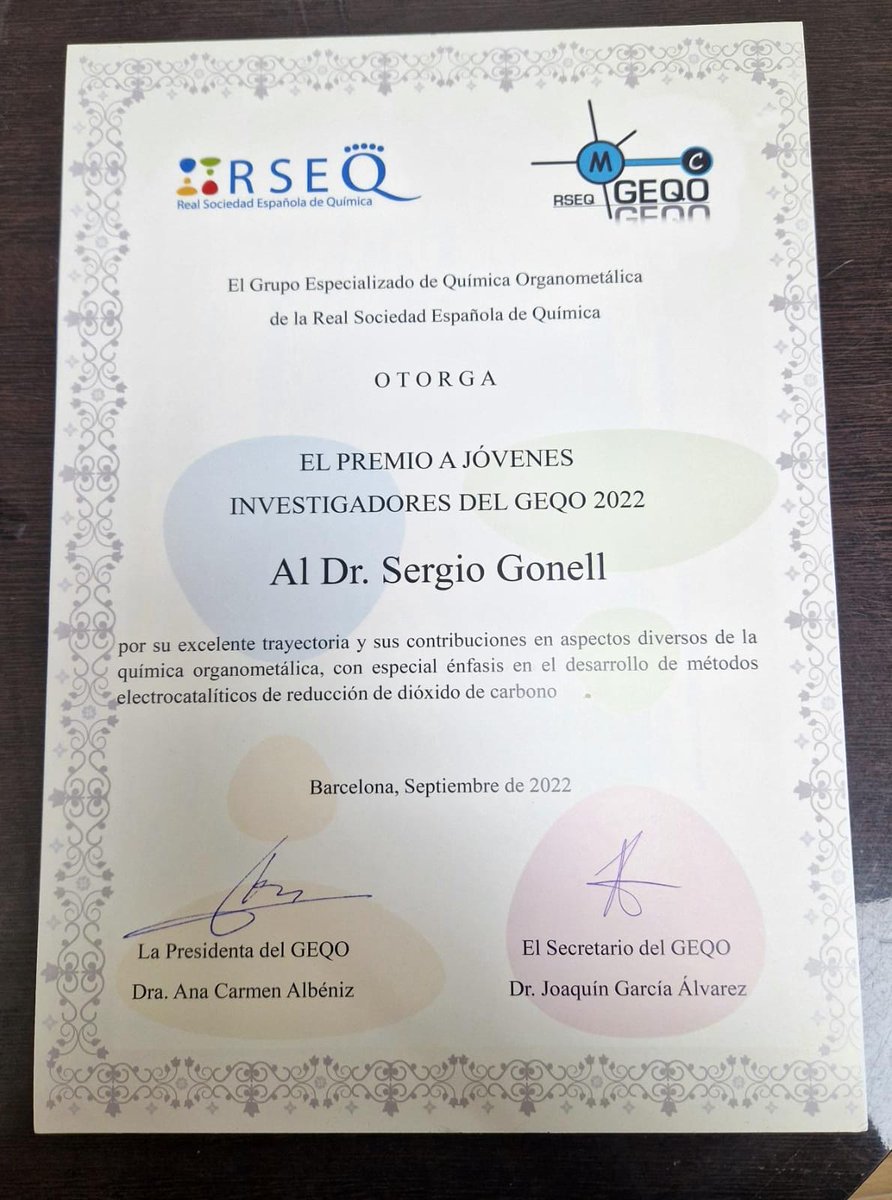 Last Friday, after a great conference at @GEQOBcn2022, I was honored to receive the GEQO award for young researchers!! I have no words to express my gratitude to this amazing community!! @geqo_rseq