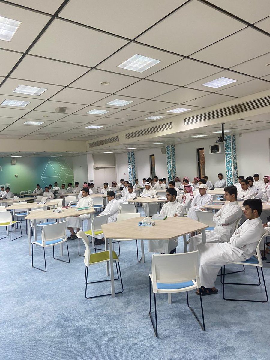 CBEQU's tweet photo. لقاء توجيهي مميز للطلبة المستجدين أقامته وحدة الإرشاد الأكاديمي بالكلية ..

 فألف شكرٍ للفريق الرائع بقيادة أ.آمال السكيتي ..
ومشاركة أ.عبدالله الدخيل أ.فيصل المشيقح أ.عبدالملك العميريني. https://t.co/FK76I3ApXw