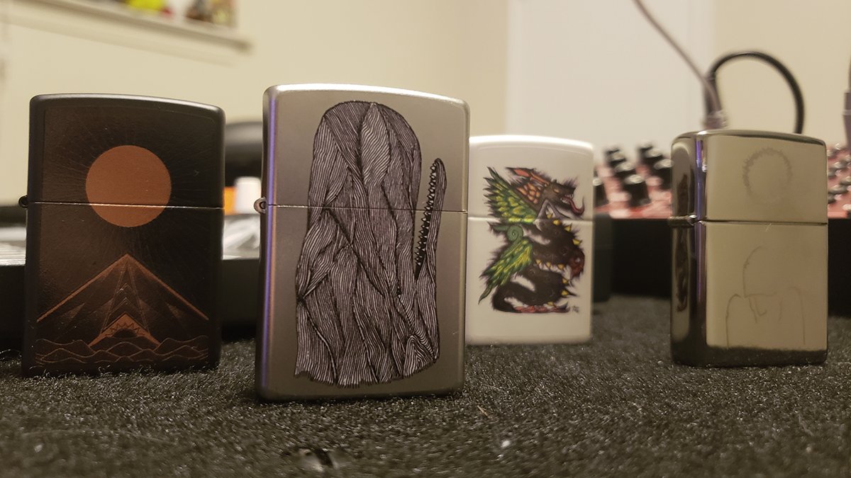 This #MusicMonday shop what's left of the Art of Rock collection featuring <a href="/Zippo/">Zippo</a> lighters designed by <a href="/Aricimprota/">Aric Improta</a>, Mario Duplantier, Max Cavalera, <a href="/booboostewart/">Booboo Stewart</a>, <a href="/carlaharvey/">Carla Harvey</a>, and <a href="/skisum/">Charlie Benante</a>.
fal.cn/3rNAb #zippo #zippoencore