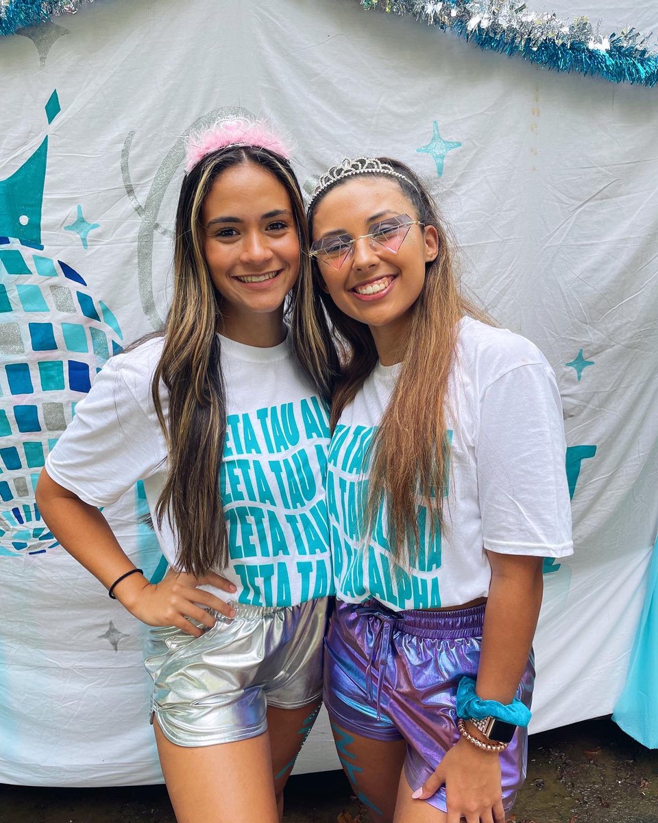 LalaaHansell's tweet photo. Bid day 2022 🦋👑🌀💎 https://t.co/RwOrvV4smt