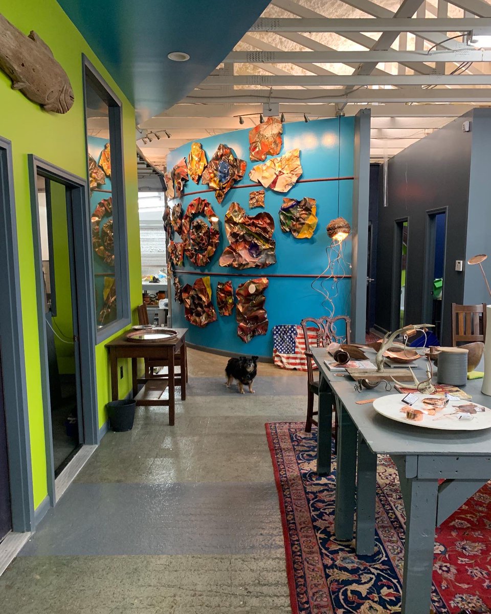 After a busy week last week, we had to spend time on making the studio sparkle! #art #artist #artstudio #coppersmith