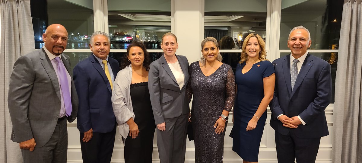 EspositoforNY's tweet photo. Last week, I attended #COCIHAC's 5th Annual Hispanic Heritage Month Gala. Hispanic voters across New York are FED UP with the way New York State has been treating members of their community. Together, we are going to secure our streets and Save our State! https://t.co/6oQzfRN1Mt