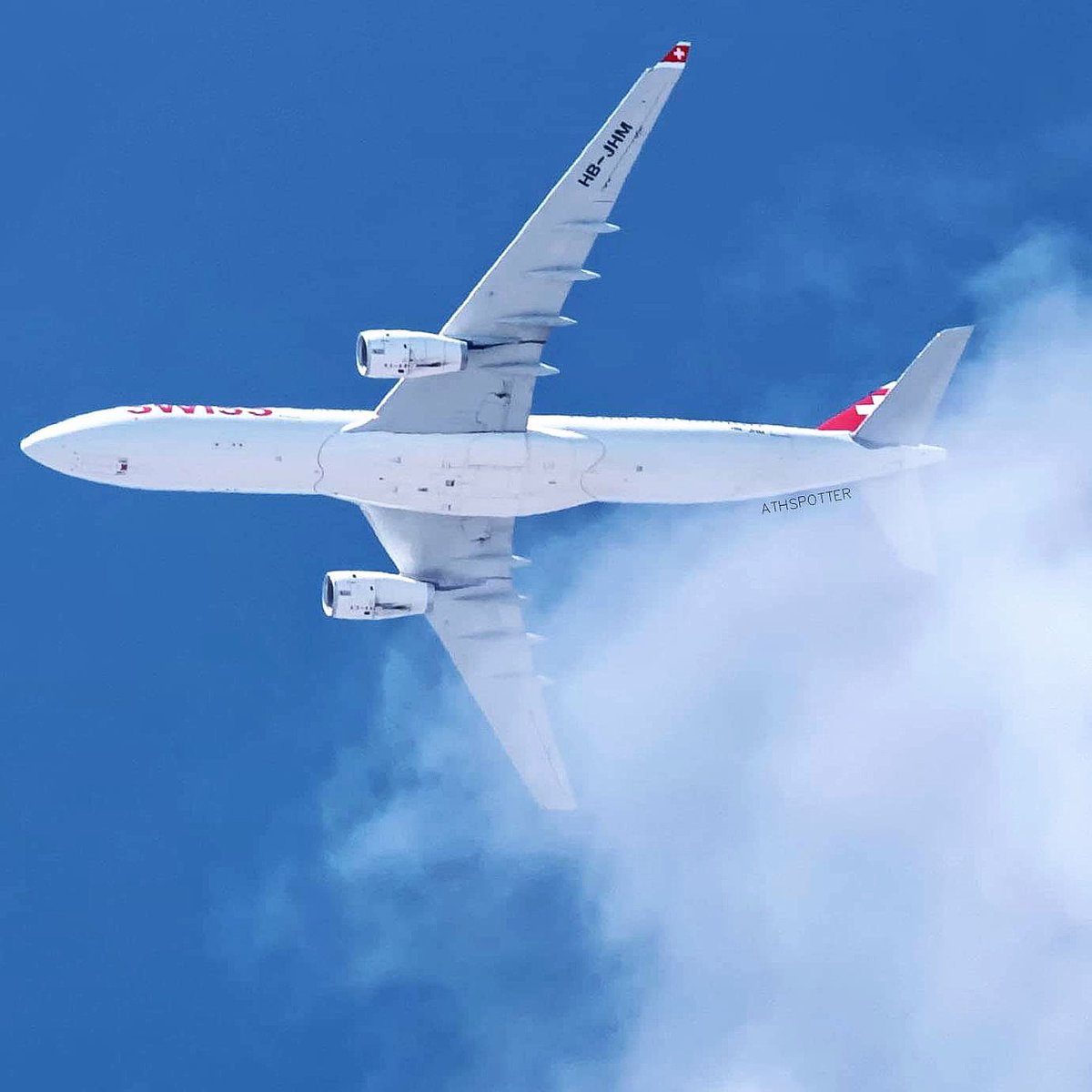 athspotter's tweet photo. SWISS🇨🇭 A333 over Athens🏛 earlier today at FL110!
-
@FlySWISS @Airbus @AirbusPRESS @staralliance
#HBJHM #a333 #swiss #flyswiss #a330 #swissinternationalairlines #airbus #aircraft #ath #lgav #airplane #aviation #overflying #airbus330 #avgeek #staralliance #clouds #overfly https://t.co/Hn2unnpvyU