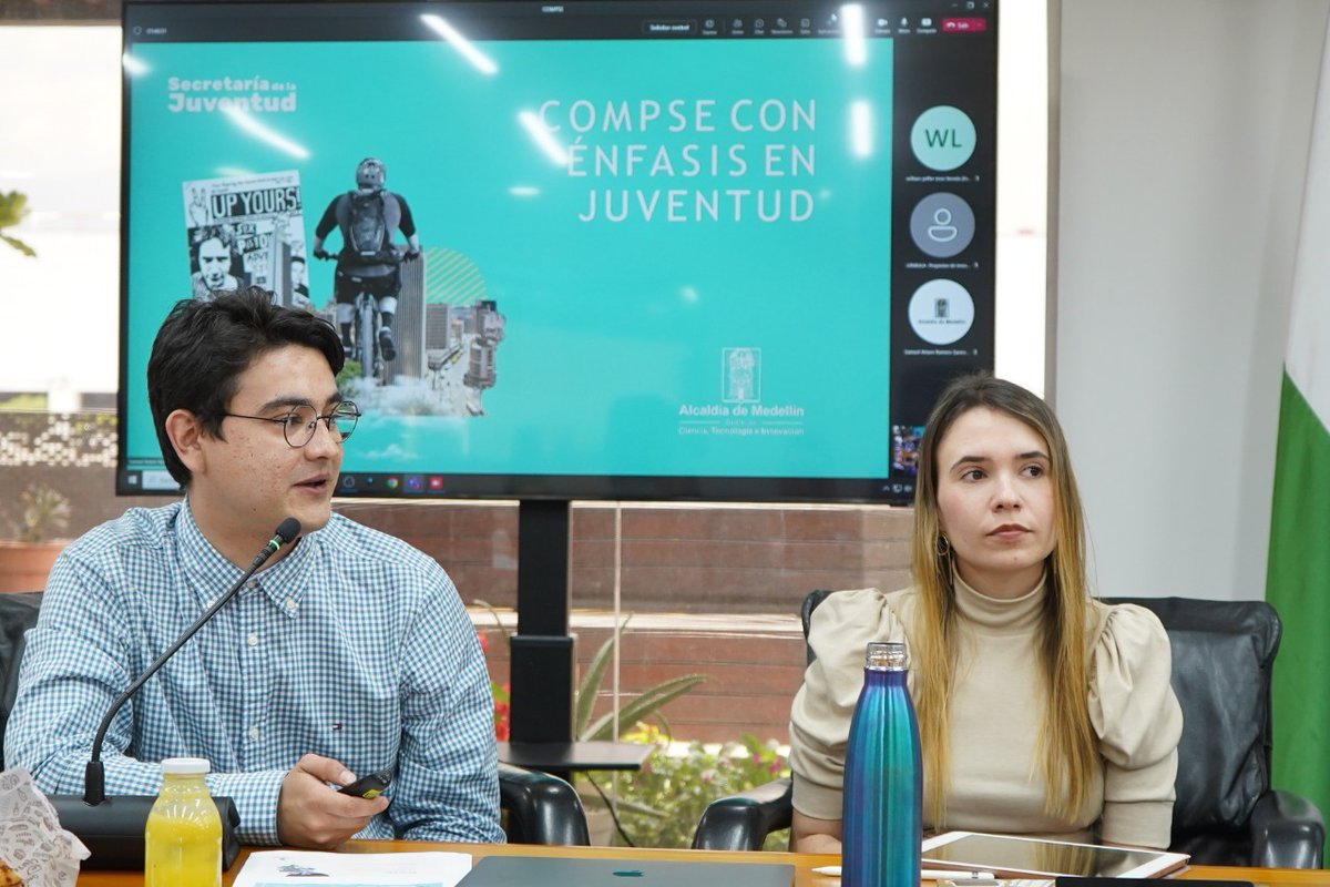 Santiago_Bdy's tweet photo. Así nos fue la semana anterior trabajando por las #JuventudES de la ciudad.

- Conmemoramos el Día de la Prevención del Suicidio en la 4 Sur y acompañamos el Pacto Por la Vida.
- Hablamos sobre retos, participación juvenil y el Plan de Desarrollo Joven en el #COMPSE. https://t.co/fG7pkxCo1A