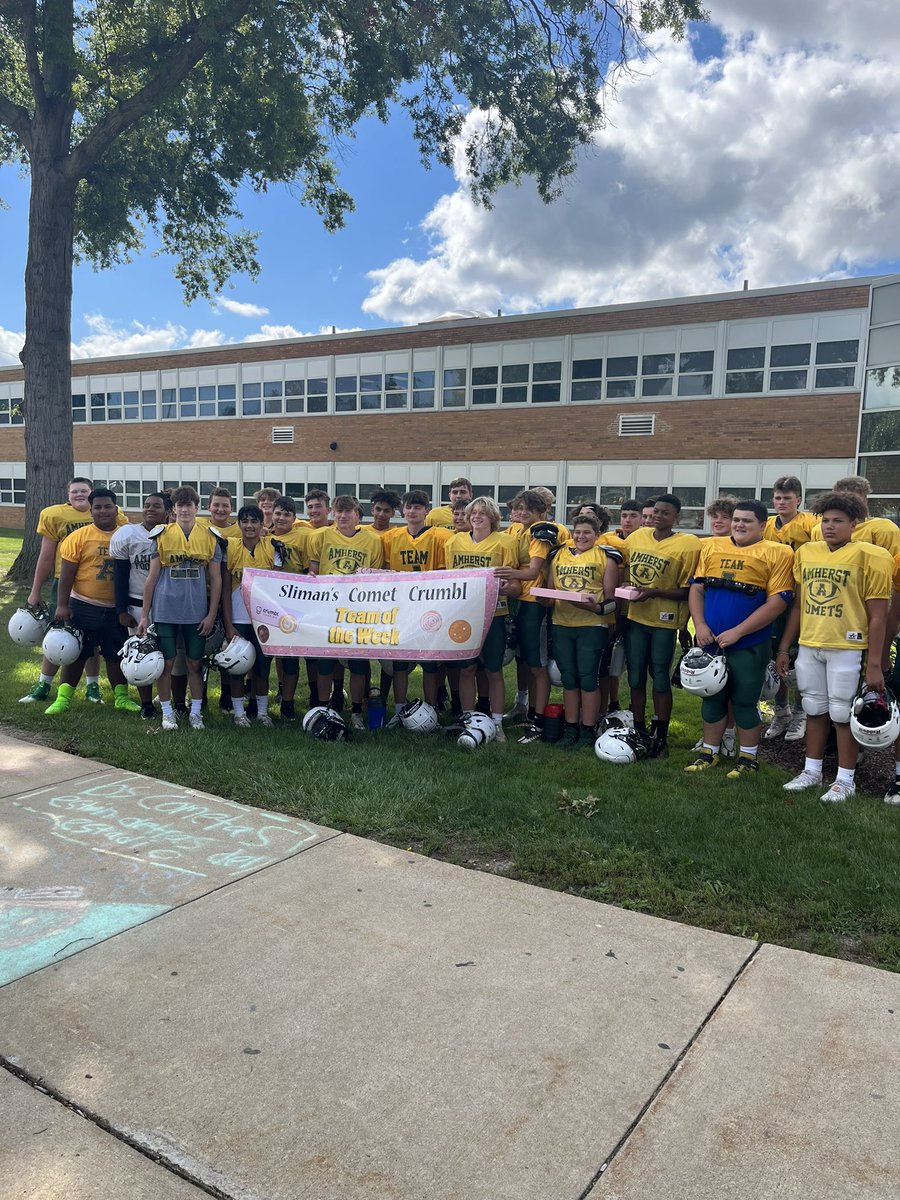 MrsAbbottAP's tweet photo. Congratulations to the Freshman Comet Football Team on being this week’s Sliman’s Comet Cookie Crumbl Team of the Week! https://t.co/rf5bfeaaOL