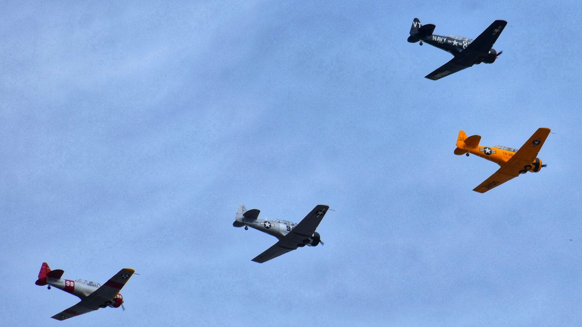 BWI_Airport's tweet photo. A few highlights from @MDfleetweek on Saturday!
Great fun at the @MartinState Open House and Festival. The flyovers over #Baltimore Inner Harbor were pretty cool, too. #MDOTscenes #MDfleetweek #aircraft #airports https://t.co/N8muI1u7aR