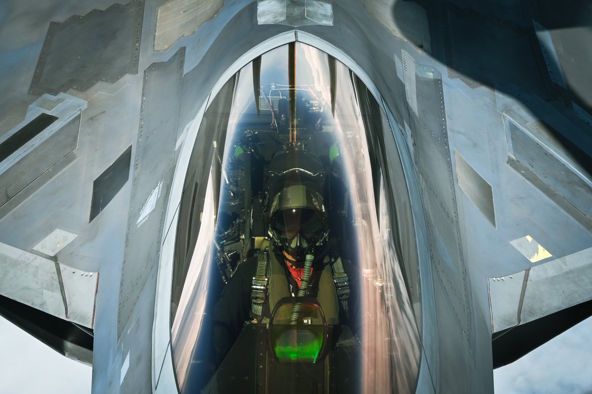 155thARW's tweet photo. Air Dominance!πͺ
The 173rd Air Refueling Squadron refueled the @F22DemoTeam from @JBLEnews on August 25th. We helped the Demo Team arrive in South Padre Island, Texas, so that they could prepare for their air show that weekend.
#NEGuard | #Neang | #TankerGas | #f22raptor https://t.co/GNeKhbaPQX