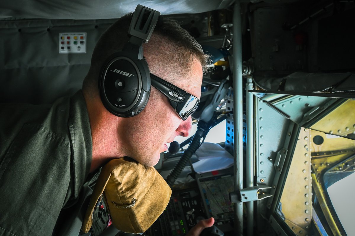 155thARW's tweet photo. Air Dominance!πͺ
The 173rd Air Refueling Squadron refueled the @F22DemoTeam from @JBLEnews on August 25th. We helped the Demo Team arrive in South Padre Island, Texas, so that they could prepare for their air show that weekend.
#NEGuard | #Neang | #TankerGas | #f22raptor https://t.co/GNeKhbaPQX