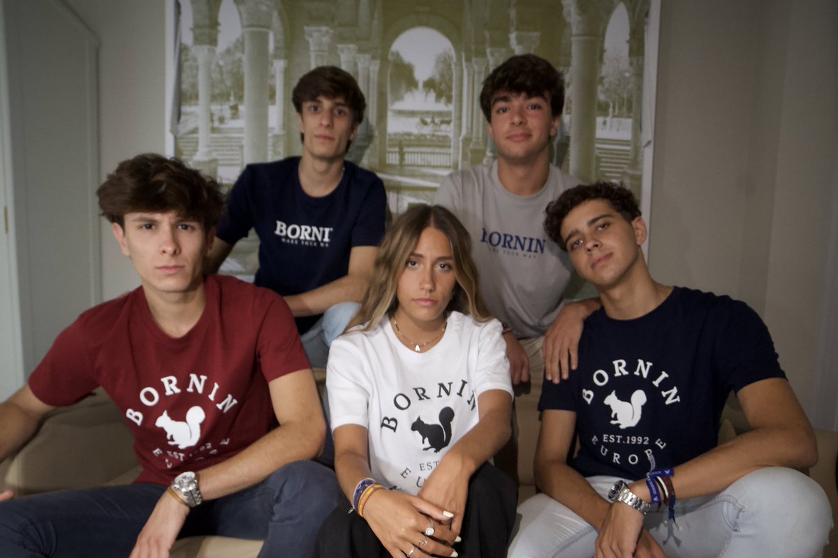 borninbrand's tweet photo. ¿No conoces Bornin Brand? 🐿
Estad atentos a todas las cosas que están y las que quedan por venir.
#bornin #camiseta #classic #europa
https://t.co/r2quZnyaRA https://t.co/i5HLL3RzOF