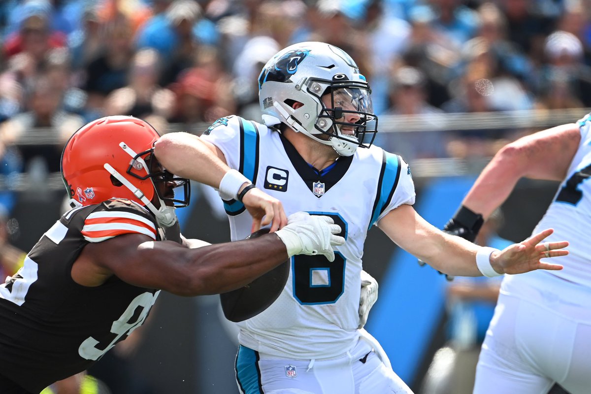 PFF_Browns's tweet photo. Myles Garrett in Week 1:

🟤 94.4 PFF grade (1st)

🟠 94.5 pass rush grade (1st)

🟤 2.0 sacks

🟠 6 pressures (2nd)

🟤 28.6% pass rush win rate (2nd)

DEFINITION OF UNBLOCKABLE 🗣 https://t.co/p92F5Cwpbv
