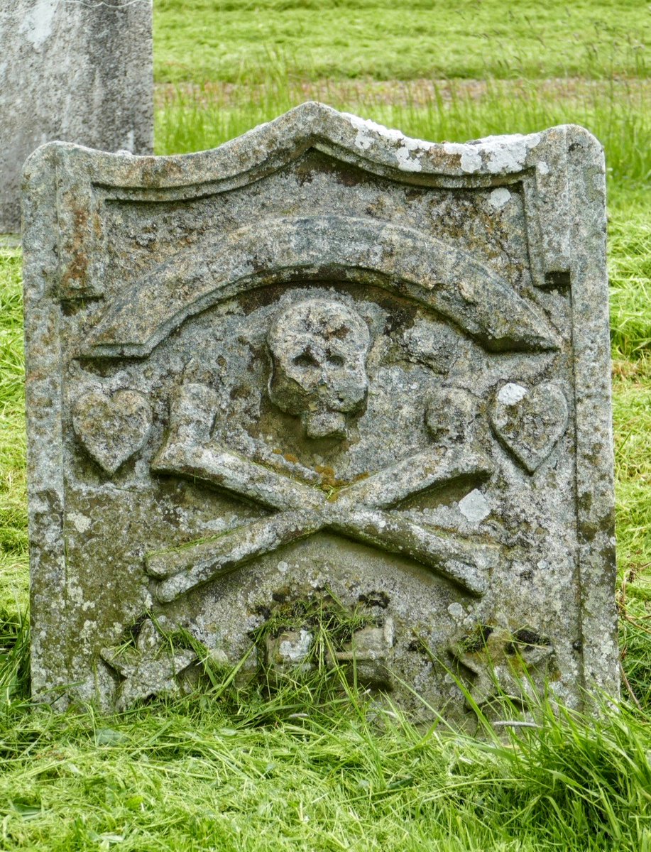 Skull &amp; Crossbones headstone @ #Ladykirk #church #ScottishBorders #MementoMoriMonday 
📸my own