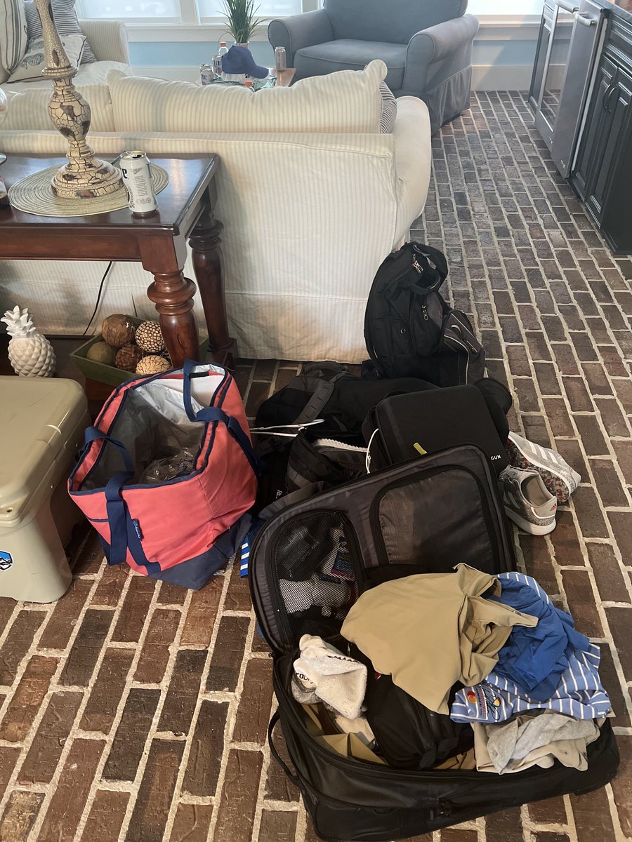 MofaMilfer's tweet photo. 3 days until the #mofa move in @reynoldsgolf https://t.co/rXjkD1bHue