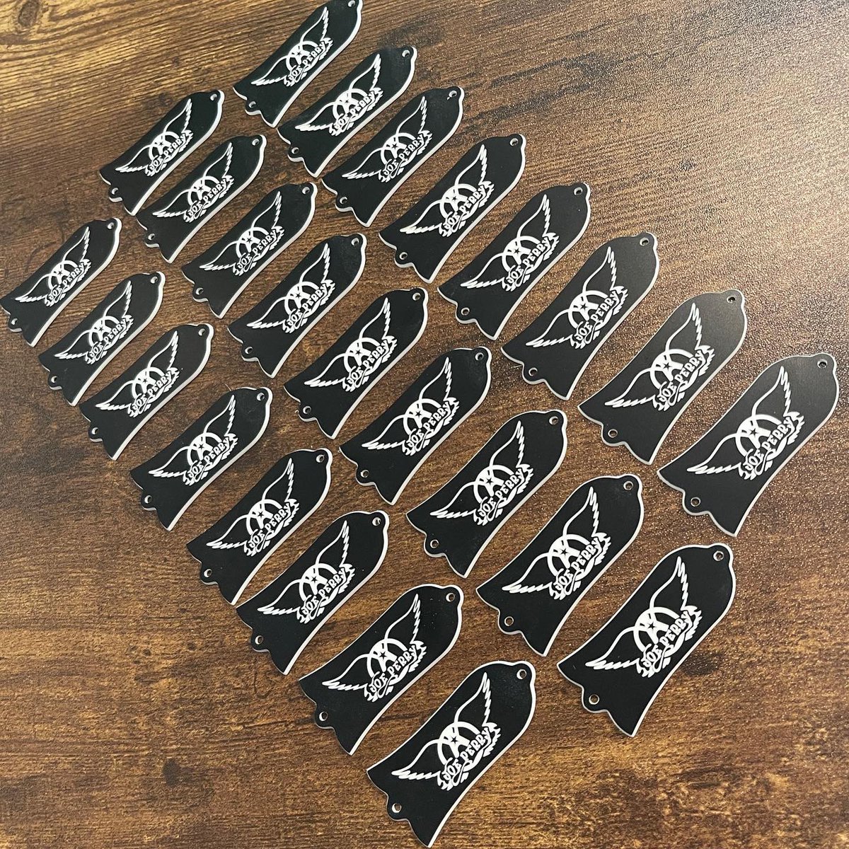 Special rush delivery order going to Las Vegas to meet up with the guys in <a href="/Aerosmith/">Aerosmith</a> for their residency of shows. Hope you dig these <a href="/JoePerry/">Joe Perry</a> !!!
#guitarheads #trussrodcover #gibson #gibsonlespaul #aerosmith #joeperry  #getyourwings #guitar #guitars #guitarupgrade #lasvegas