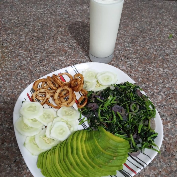 boazmkumbomd's tweet photo. Maoni Yangu Kupambana na Magonjwa ya Lishe

1. Vyakula Vya Kukaanga kwenye Mafuta ya Mbegu ni hatari kama Athari za Mvuta sigara.

2. Jamii Ifundishwe Kuunda Sahani Bora. Asilimia 75 ya sahani iwe ni vyakula vya Kujenga mwili Protini na Mafuta. Asilimia 25 vya Nguvu Mwilini. https://t.co/X17IUAwIXS