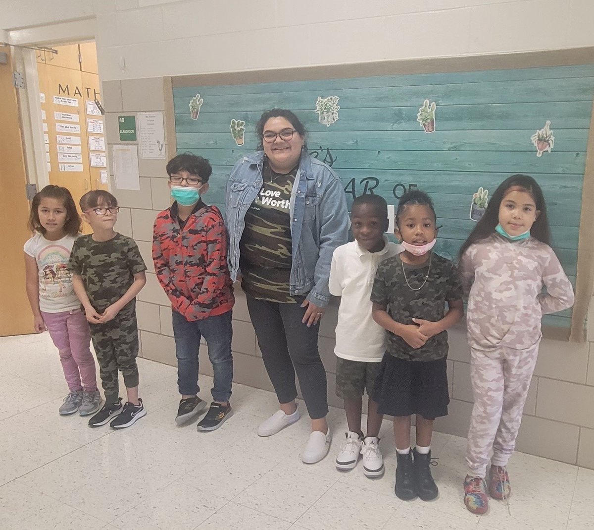 WMGreenFWISD's tweet photo. More pics from Camouflage Day!
"Together we're Stronger!" Today we wore camouflage in support of the many military opportunities.
Tomorrow wear your favorite college team hat as we say, "Hats off to higher education.
#WMGreen #FWISD #EducationGoGetItWeek https://t.co/Sp1eb1UR2l