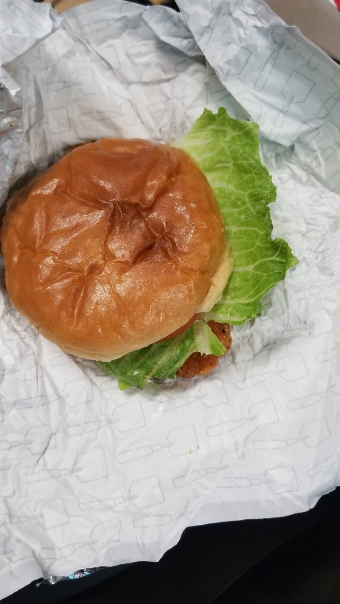 infestedpup's tweet photo. When @Wendys offers a side of chicken sandwich with your lettuce. #wth #youwantlettucewiththat https://t.co/4jqeeXO39b