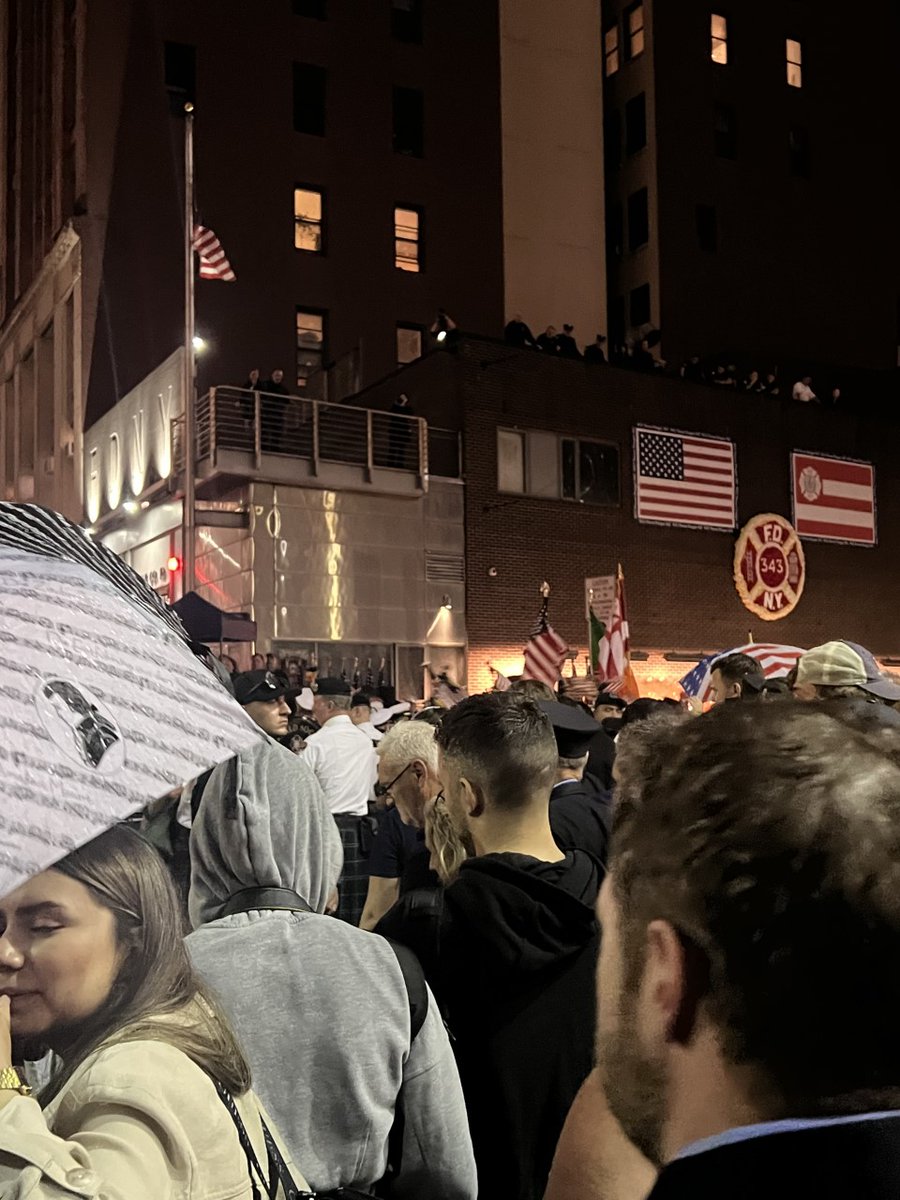 DaisyMaxey's tweet image. 9/11/2022: At FDNY Engine Company 10, they have not forgotten (last night at Engine 10, across from World Trade Center,NYC, USA) #FDNY #NeverForget #Engine10 #Ladder11 #September11 #WorldTradeCenter #NYC