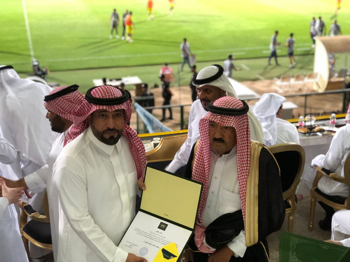 ALOROBAH_FC's tweet photo. #العروبة |
ضمن برامج و أنشطة و مبادرات المسؤولية الاجتماعية في نادي العروبة للربع الأول للموسم الرياضي ٢٠٢٢-٢٠٢٣ م ، إدارة نادي العروبة تكرّم عدد من النجوم القدامى ( رؤساء و إداريين و لاعبين ) تقديراً لجهودهم السابقة . https://t.co/lJo8tFNzH5