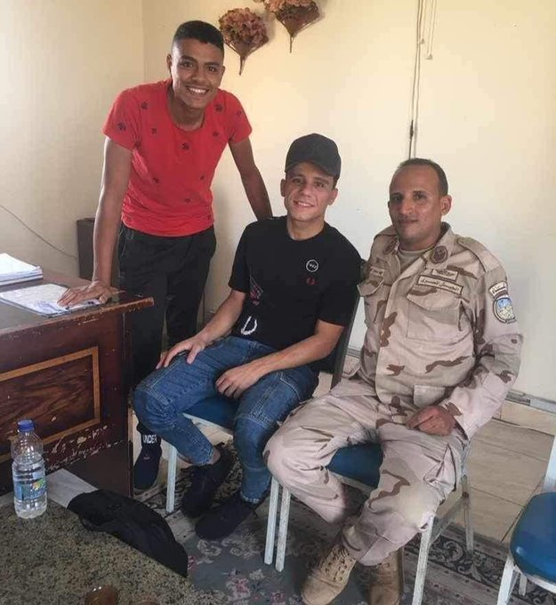 alashkar_hamada's tweet photo. مصطفى فتحي أثناء تقديم أوراق التأدية العسكرية https://t.co/DoKSVGNAVZ