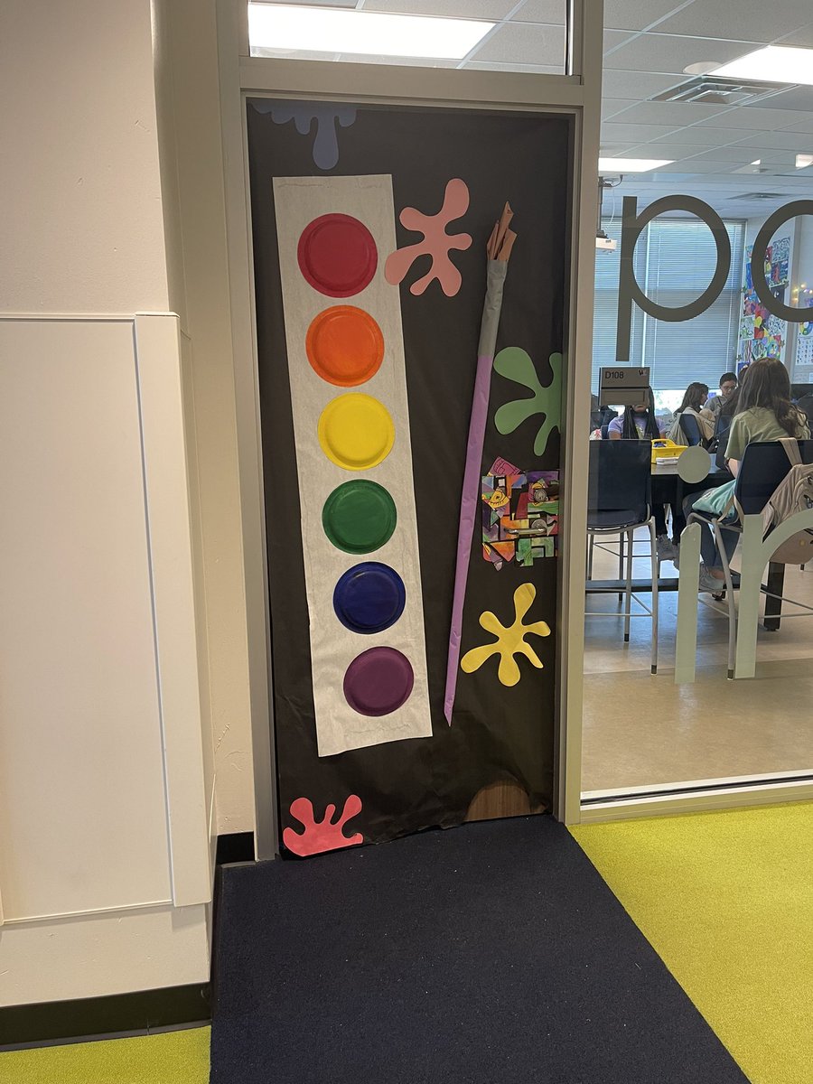 ElizabethFagen's tweet photo. I wonder what class this is? 🤔😁😁😁 @HumbleISD_WLMS @HumbleISD https://t.co/AY542r4XuW