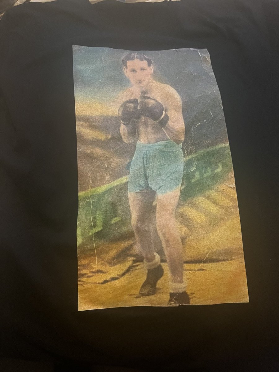 Thank you Mum for my new T-shirt 😘 
This print is taken from a picture of my Great Grandad Tucker in Syria boxing for the army in 1944 aged 27. #amazinghistory #familyhistory