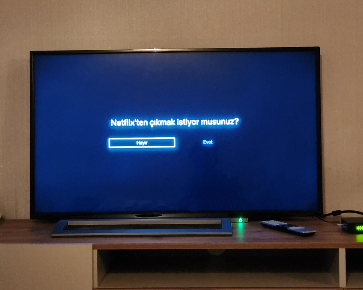acetiner7's tweet photo. Bence kapat dediğimde uygulamayı direk kapatmasını veya en azından kapat tuşuna basmış bir insana gerizekalı gibi "Hayır"ı değil, "Evet"i önermesini zorlayacak bir yasa olmalı. https://t.co/sEAXbYO0io