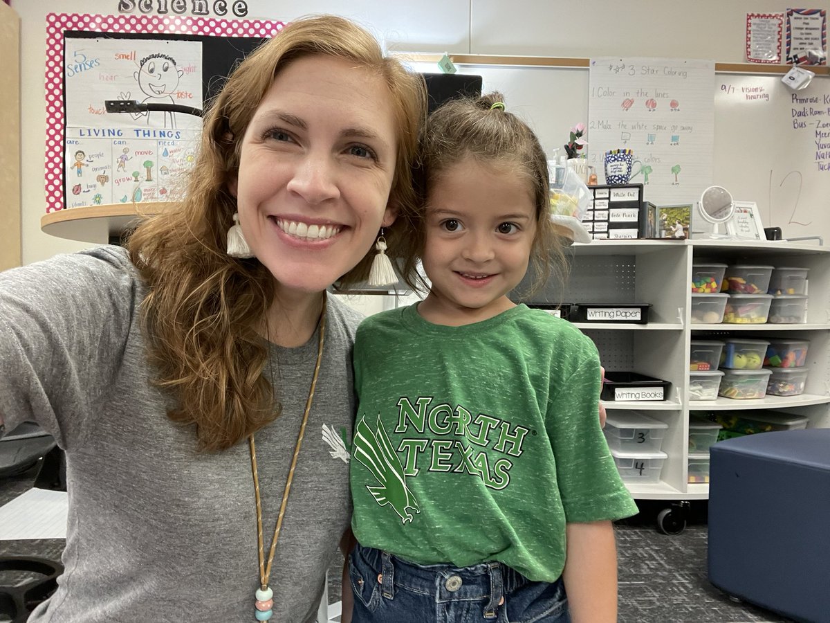 MrsVolentine's tweet photo. Happy college and career week! Today is college gear day! #gomeangreen https://t.co/eJLKYfwX2F