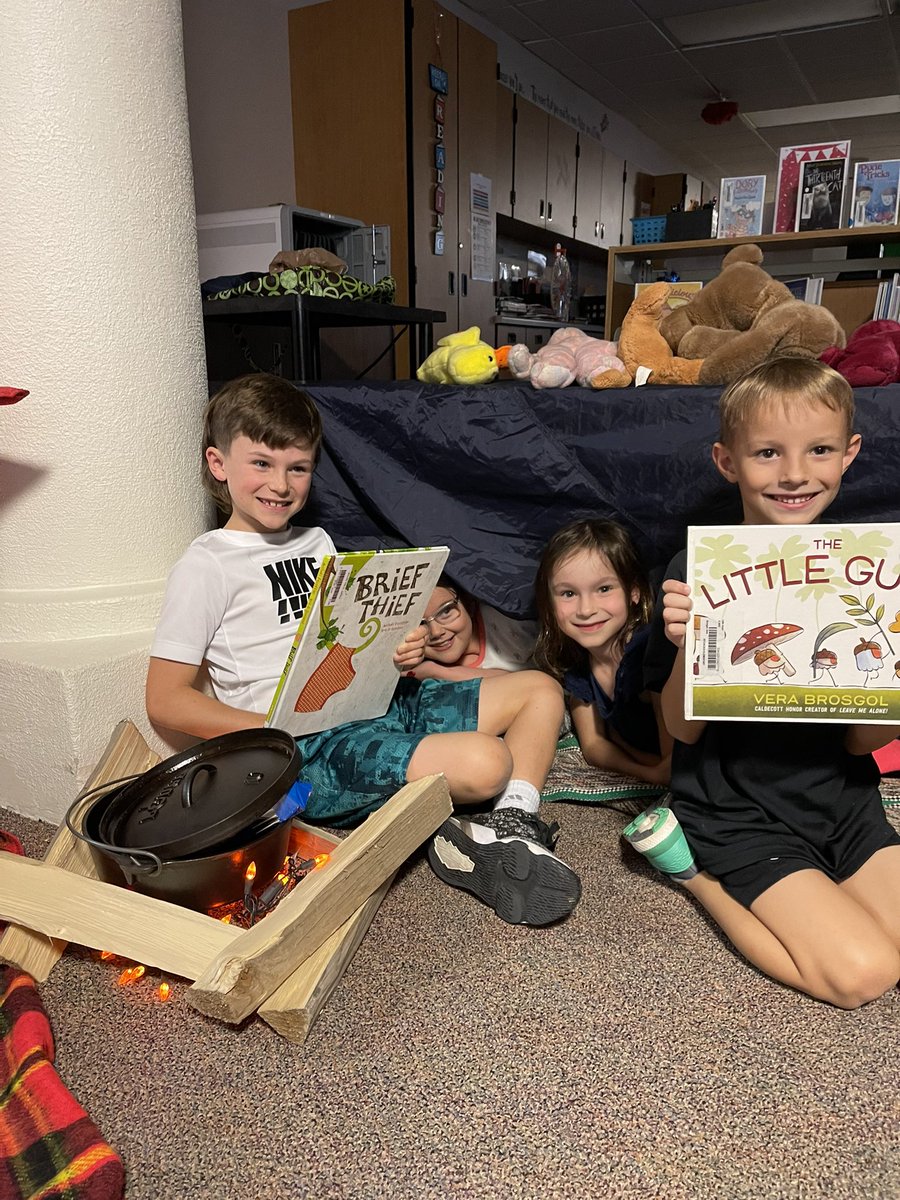 mandyjohartz's tweet photo. Our second graders camped out with a good book in the @hitchcock_mps library! #Proud2bMPS @JSchwartzMPS @Mrspollock2 @MHanson_3rd https://t.co/qLF73eWipR