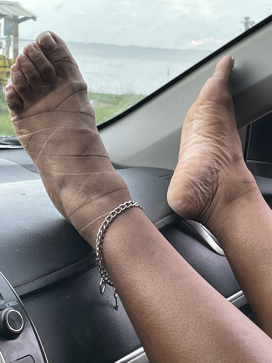 KountryFeet's tweet photo. Imprints from my #strappy #highheels #heels #singlesole #feet #toes #feetonthedashboard #wearinghighheels #anklet https://t.co/kTYBKSBesL