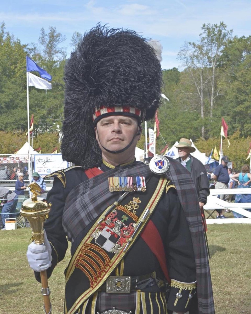 SMHG1973's tweet photo. Taking the lead of the drum majors and massed bands is our Sr. Drum Major, Kevin Conquest

https://t.co/iEuhP850BT https://t.co/Ta5O3rRjAI