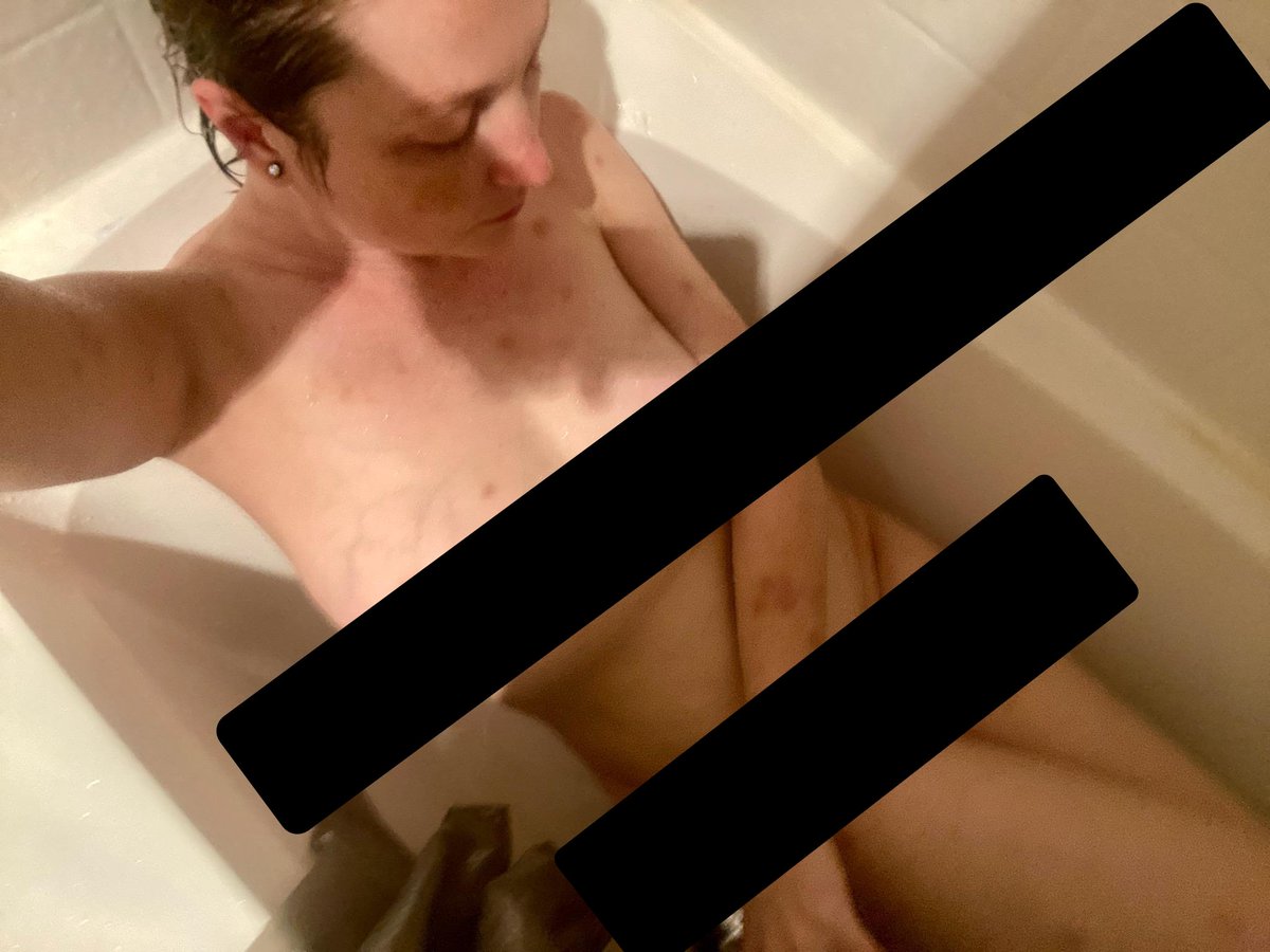 BecauseJulz's tweet photo. Please share and read my story. I am finally free but need help please Anyone. 
https://t.co/fVQFJPvotS
#Emergency #abuse #leftwithnothing #newstart #eviction #debt #nsfw #WomensRights  #WomensWorlds  #hurt #shattered #broken #HelpingOthers #God #spiritual #prayer #miracle https://t.co/ZHAAgGG6GL