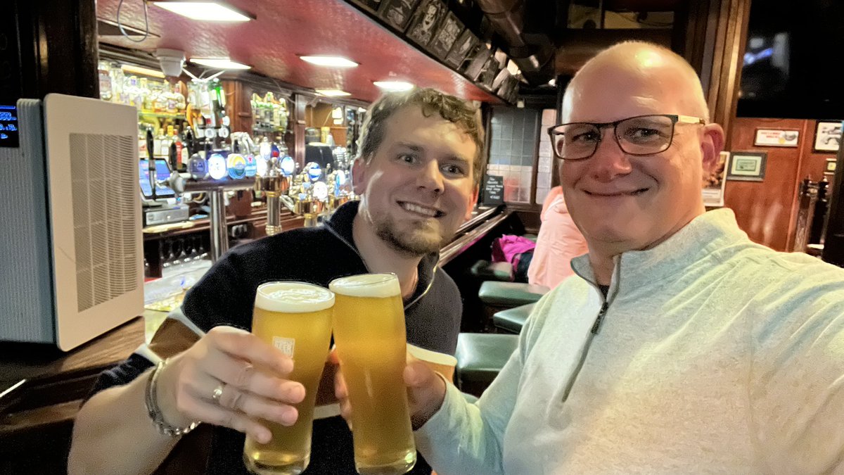 JosiahWay's tweet photo. When in Dublin, you better bet I’m meeting up with fellow @HigherEdAV #HigherEd rockstar & @AVNationTV #AVProOfTheYear @justinrdawson! Good beers, good times! 🇮🇪 🇺🇸 #edtech #avtweeps #higheredav https://t.co/Fmrtlgra0g