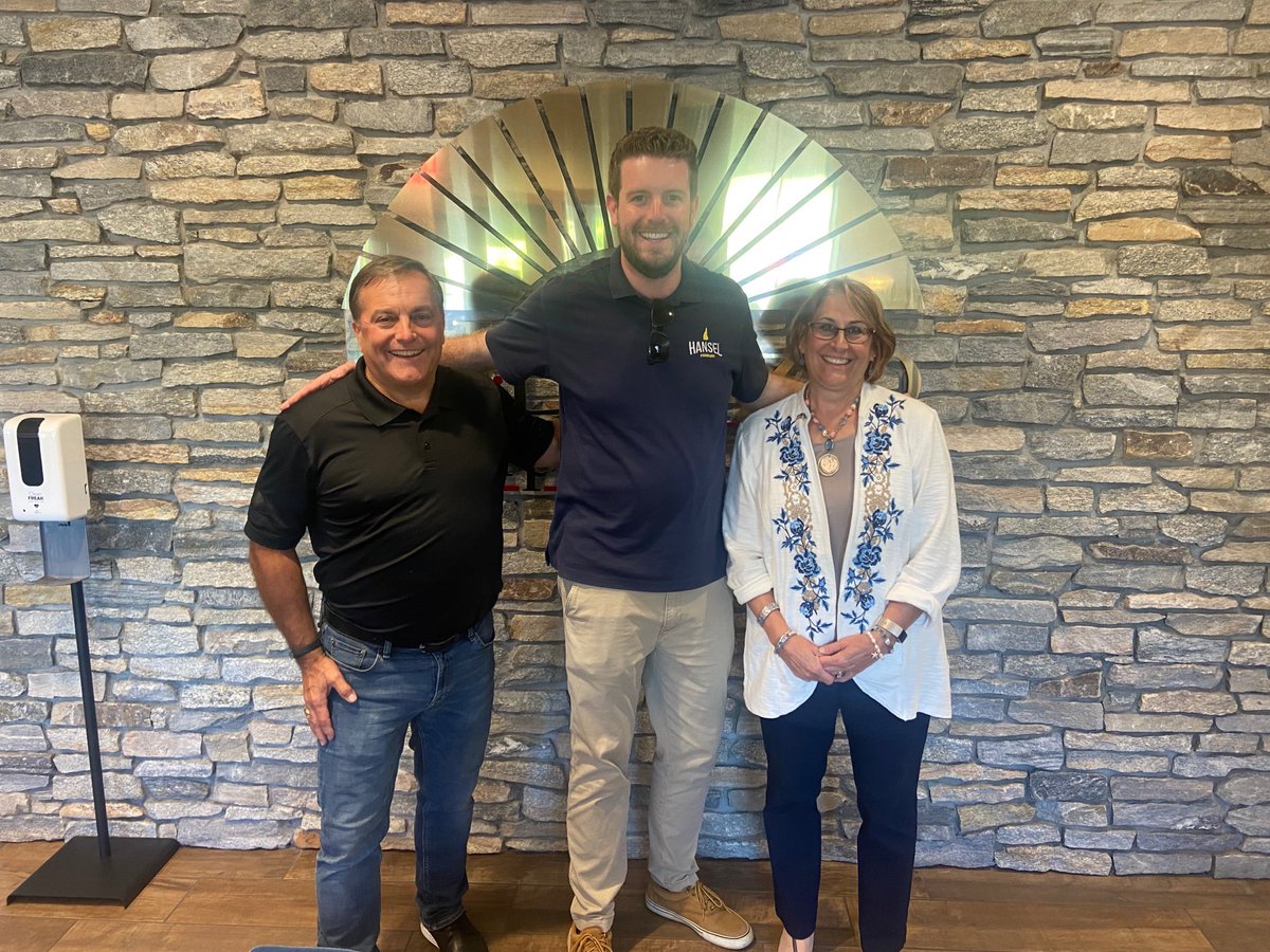 HanselForNH's tweet photo. Great to meet with Al Letizio and Senator Regina Birdsell! 

Thanks to their hard work, Southern New Hampshire is a tax free business hub. I can’t wait to share these ideas and fight for them in Washington. 

#NH02 #NHPolitics https://t.co/qnnFdpS7Zl