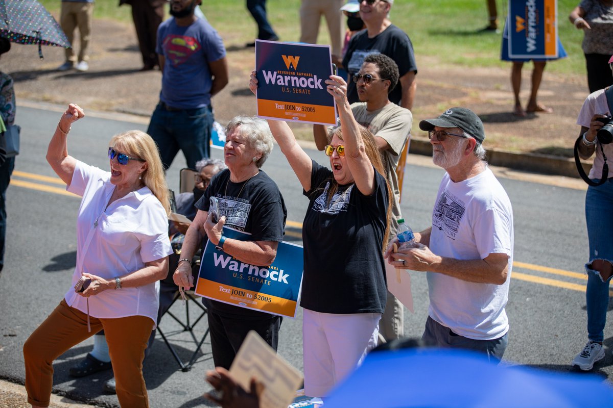 ReverendWarnock's tweet photo. Looking to get your own @TeamWarnock merch? Check out https://t.co/42DFaSwfOs for t-shirts, yard signs, church fans and more. https://t.co/mhvoslhAQl