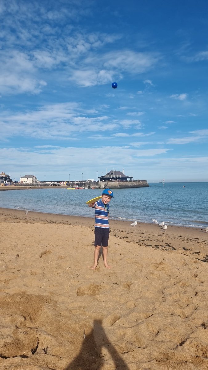 Plumbmelgr's tweet photo. Benefits of living 200m from the beach when having to homeschool... PE on the sand! H displaying some super hand-eye coordination today before football and going for a swim ππ #SEND #homeschooling #askhp https://t.co/iWUPG9piKA