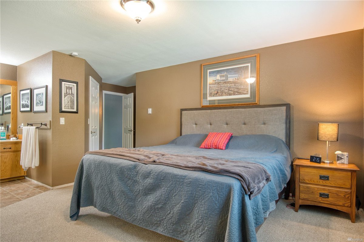 JLS_Seattle_NE's tweet photo. ✨NEW LISTING ALERT✨
🏠 13004 NE 47th Dr NE, Marysville, WA 98271
🏠 2 Beds| 1.75 Bath | 1,638 SqFt | 11,761 SqFt Lot Size
🏠 Offered at $648,000

Learn more about the property at https://t.co/wVoOBxKQAv
Represented by Rich Senecal (425) 417-6458 https://t.co/LTQzytSYuh