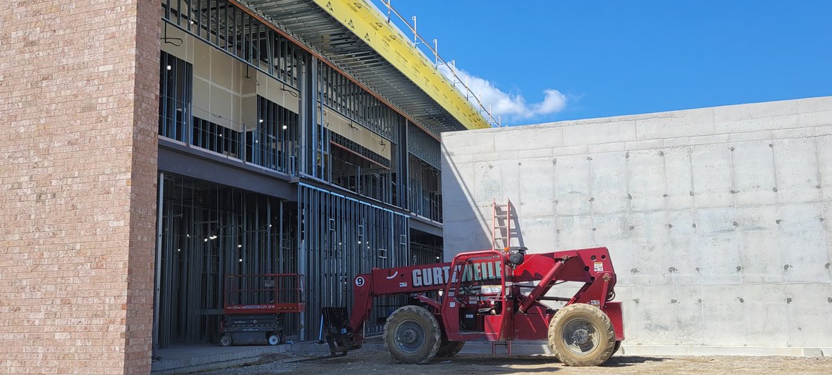 OCP_Contractors's tweet photo. Last week, some of our Toledo office employees got to tour one of our current projects, Promedica MOB!
OCP's Scope of Work on this project: Drywall, Metal studs, Acoustical ceilings, Insulation, Air barrier, Paint
#OCPContractors #DefiningTheSkyline https://t.co/VcRUGCqIwN