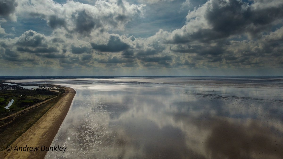 adunkley44's tweet photo. A couple of hours sat watch out over The Wash at Snettisham yesterday. @DJIGlobal @NorfolkWT #Snettisham https://t.co/puVNznU1Vh