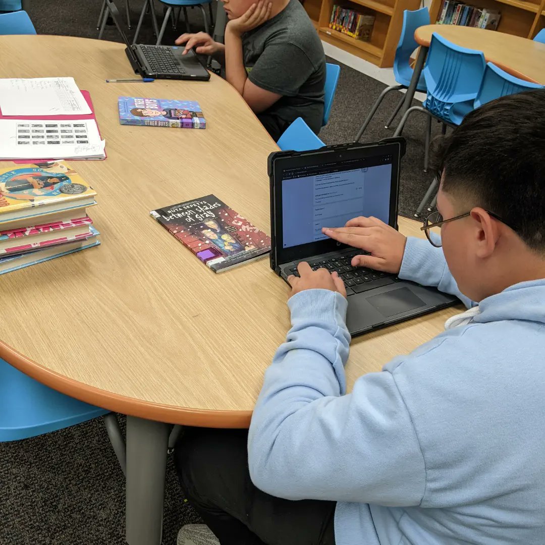 library_kms's tweet photo. Library crew, @byStickTogether and Book Battle Royale prep!! #hisdlib #readlearndiscover https://t.co/ffPRBj0M7R