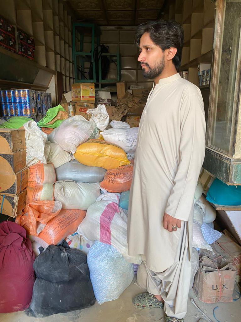 BanariMengal's tweet image. Today 80 monthly ration bags were disturbed by our volunteers in Jhal Magsi. Our team reported that the condition there is disastrous. Everyone is trying their best to help but the damage is irreversible at this point with minimal support from the provincial &amp;amp; federal government.