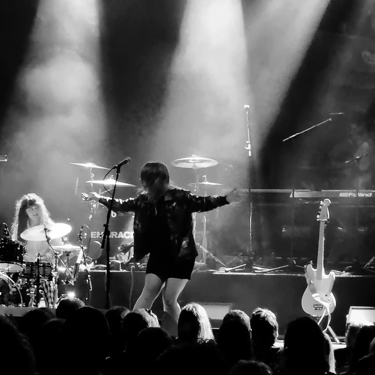 BarbaraCossey's tweet photo. @ellurrrrr #uealcr #norwichgigs #embrace https://t.co/GowzOBk6AX