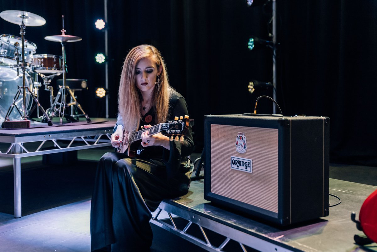 Orangeamps (@orangeamps) on Twitter photo ’The Rocker 32 handles my clean and heavy sound on stage perfectly whilst giving me that warm punchy orange tone that I love.’ - <a href="/samanthadurnan/">Samantha Durnan</a>.
📸: Jodie Canwell.
orangeamps.com/products/guita… ’The Rocker 32 handles my clean and heavy sound on stage perfectly whilst giving me that warm punchy orange tone that I love.’ - <a href="/samanthadurnan/">Samantha Durnan</a>.
📸: Jodie Canwell.
orangeamps.com/products/guita…