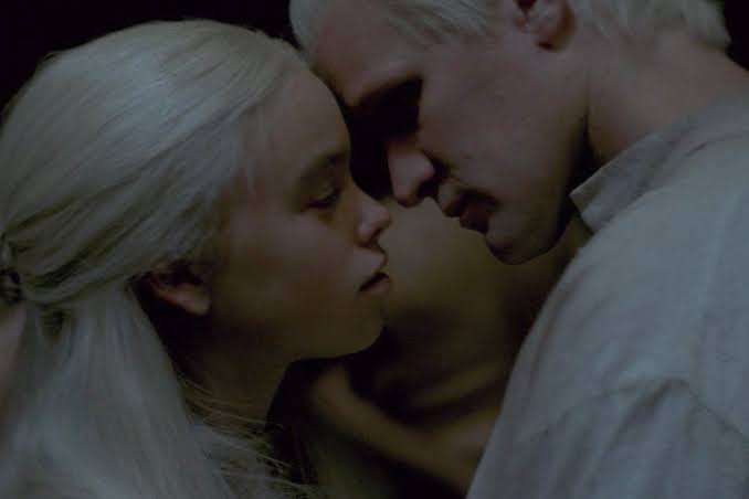 KritiSubah's tweet photo. #DaemonTargaryen oh  my rogue prince 🥵
#Rhaenyra  #MyQueen  one shrewd move, marvelously played, girl 🎇🔥
#S01E04 https://t.co/sdg0HiOiER
