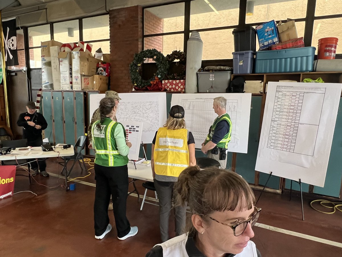 SFFDPIO's tweet photo. Thank you to all our @SFFDNERT members who helped make today's disaster drill a success! @SF_emergency @FleetWeekSF https://t.co/yFeMse9DPI