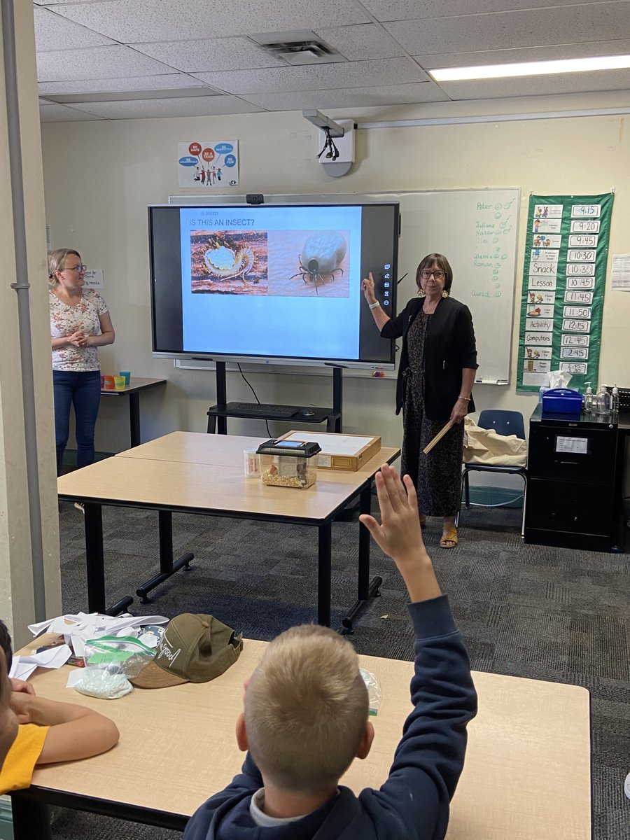 theNEEDScentre's tweet image. Our Introduction to Canadian Education
program learned about insects this summer through a
special guest presentation and live insects.
🐛🦋🐞🐜#NEEDSCentre #NEEDS #IntroProgram